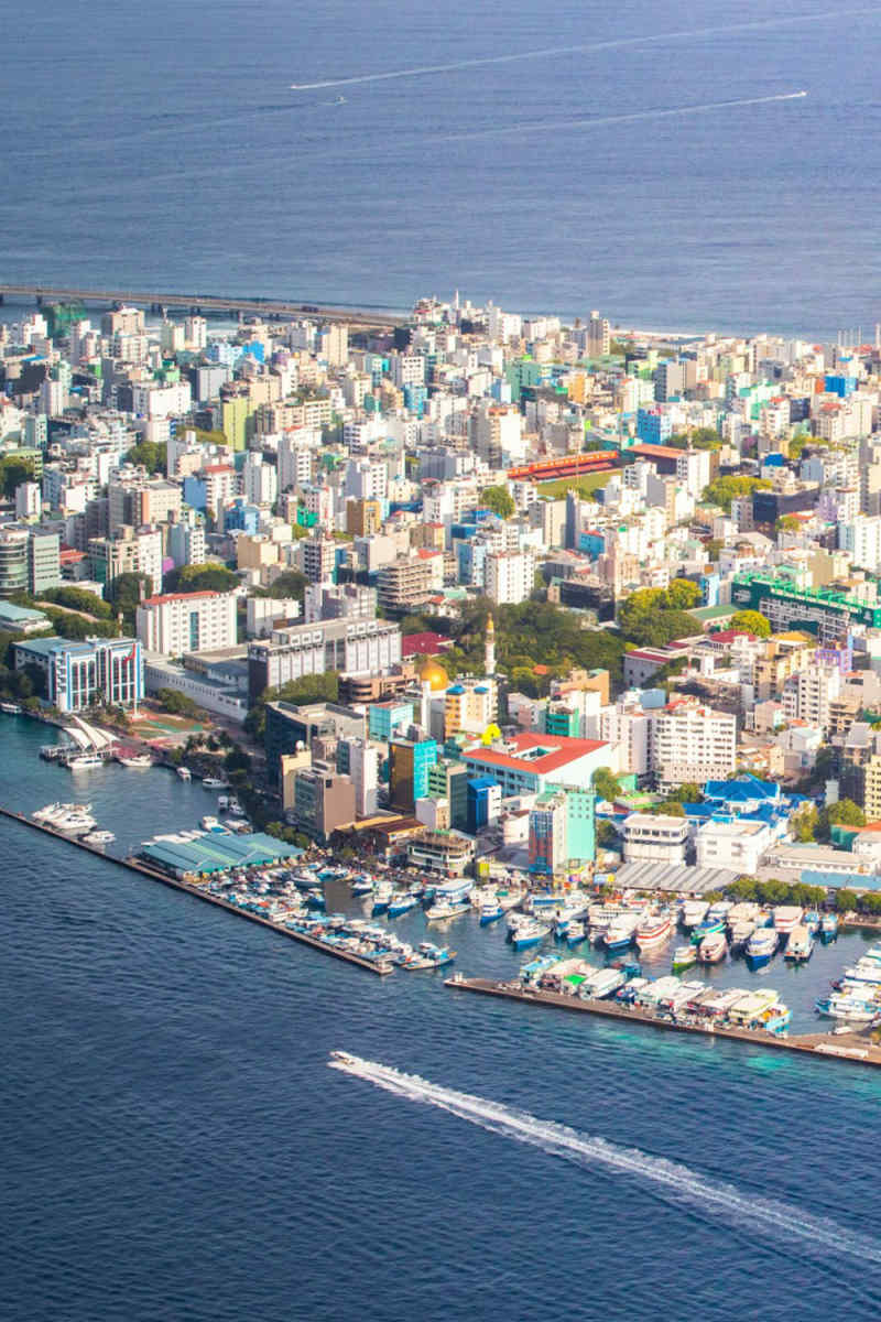 Wall Poster - City Skyline in the Maldives
