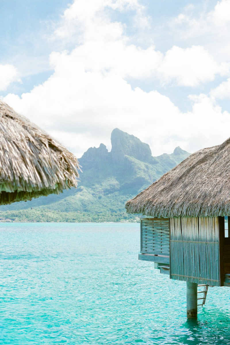 Wall Poster - Coastal Cliffs in Bora Bora